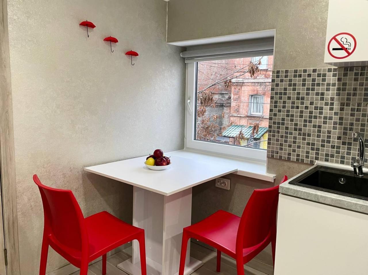 Kuznechnaya Street Appartement Charkov Buitenkant foto