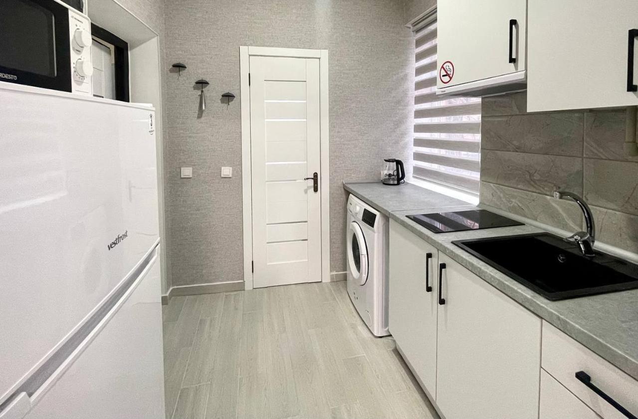 Kuznechnaya Street Appartement Charkov Buitenkant foto